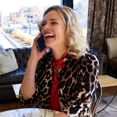 Sarah Fecht, Coach. Trainer. Speaker. Consultant.